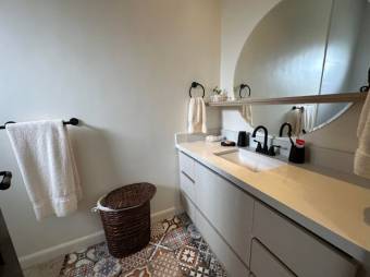 Se vende casa con lote de 1500m2 en Santo Domingo Heredia 24-1688