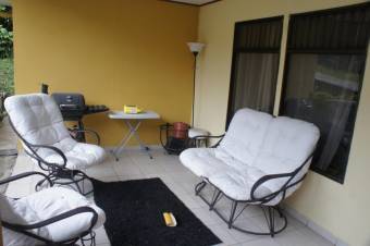 Se vende espaciosa propiedad con 2 casas en San Rafael Heredia 25-1038