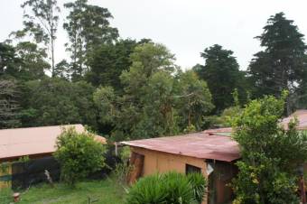 Se vende espaciosa propiedad con 2 casas en San Rafael Heredia 25-1038