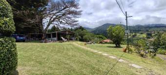 Se vende amplia quinta de 8,200m2 en Concepcion Heredia 25-1665