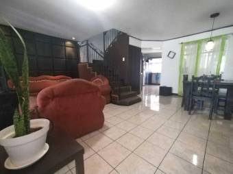 Se vende espaciosa casa en residencial de San Pablo Heredia 25-993