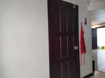 Se vende espaciosa casa en residencial de San Pablo Heredia 25-993