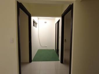 Se vende espaciosa casa en residencial de San Rafael de Heredia 26-159