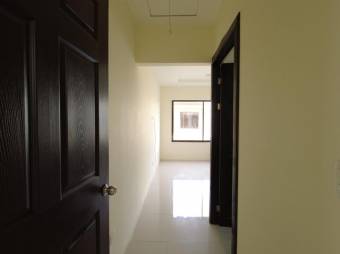 Se vende espaciosa casa en residencial de San Rafael de Heredia 26-159