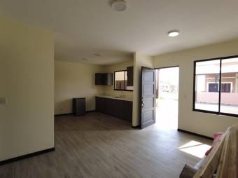 Se vende moderna casa en residencial de San Rafael de Heredia 26-160