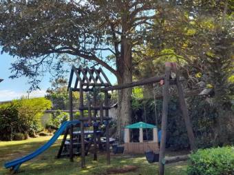 Se vende espaciosa casa en condominio de San Antonio de Belén 25-1494 