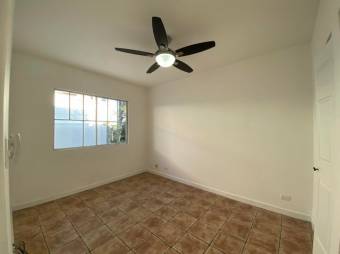 Se vende espaciosa casa en condominio de San Antonio de Belén 25-1494 