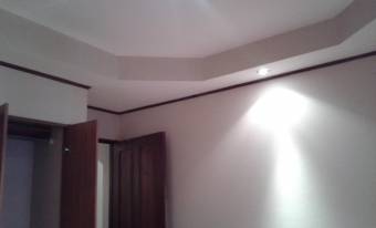 Se vende espaciosa casa en residencial de San Francisco Heredia 24-1163