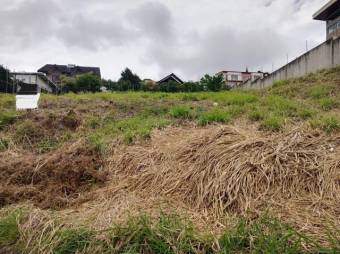 Se vende lote de 977m2 en Concepción de Heredia 25-1858