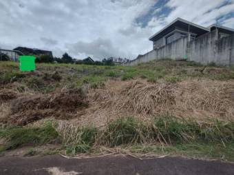 Se vende lote de 977m2 en Concepción de Heredia 25-1858