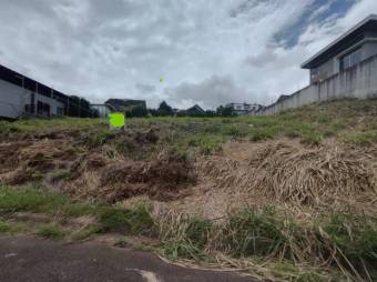 Se vende lote de 977m2 en Concepción de Heredia 25-1858