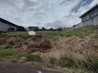 Se vende lote de 977m2 en Concepción de Heredia 25-1858