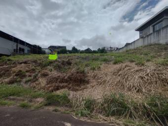 Se vende lote de 977m2 en Concepción de Heredia 25-1858