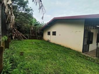 Se vende casa con amplio terreno en Tures de Heredia 26-616
