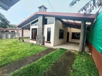 Se vende casa con amplio terreno en Tures de Heredia 26-616