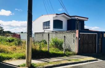 Se vende lote de 844m2 en Mercedes de Heredia 25-1066