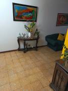 Hermosa casa en una excelente ubicación muy cercana al centro de la capital. Hermosa casa en una excelente ubicación muy cercana al centro de la capital.