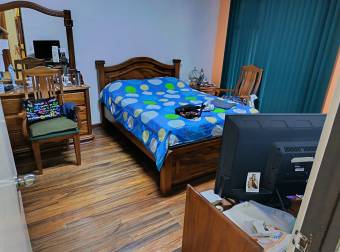 Hermosa casa en una excelente ubicación muy cercana al centro de la capital. Hermosa casa en una excelente ubicación muy cercana al centro de la capital.