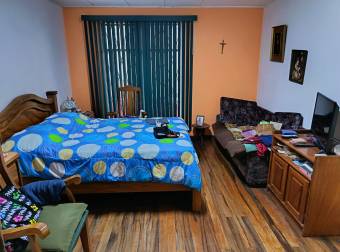 Hermosa casa en una excelente ubicación muy cercana al centro de la capital. Hermosa casa en una excelente ubicación muy cercana al centro de la capital.