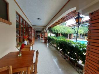 Se alquila apartamento amoblado en La Sabana 26-506