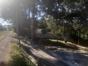 Se vende amplio lote de 3,400m2 en San Miguel de Heredia 25-129