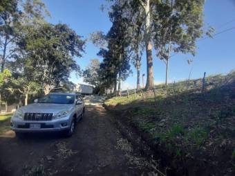 Se vende amplio lote de 3,400m2 en San Miguel de Heredia 25-129