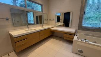 VENTA DE CASA LUJOSA, SAN JOSÉ, ESCAZÚ, CONDOMINIO CON SEGURIDAD VENTA DE CASA LUJOSA, SAN JOSÉ, ESCAZÚ, CONDOMINIO CON SEGURIDAD