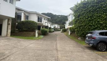 VENTA DE CASA LUJOSA, SAN JOSÉ, ESCAZÚ, CONDOMINIO CON SEGURIDAD