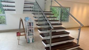 VENTA DE CASA LUJOSA, SAN JOSÉ, ESCAZÚ, CONDOMINIO CON SEGURIDAD VENTA DE CASA LUJOSA, SAN JOSÉ, ESCAZÚ, CONDOMINIO CON SEGURIDAD