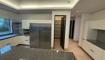 VENTA DE CASA LUJOSA, SAN JOSÉ, ESCAZÚ, CONDOMINIO CON SEGURIDAD VENTA DE CASA LUJOSA, SAN JOSÉ, ESCAZÚ, CONDOMINIO CON SEGURIDAD