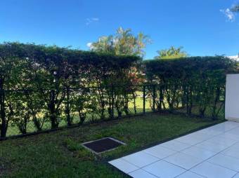 Se alquila moderno apartamento en condominio de Rio