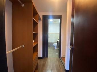 Se alquila moderno apartamento en condominio de Rio