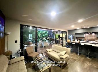 Venta de casa Escazu Guachipelin $449.000 /290 metros. 4 dormitorios