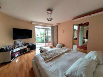 Se vende amplia propiedad con 2 casas en Santo Domingo Heredia 26-280