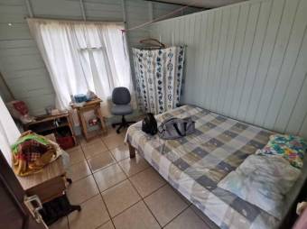 MLS--25-1079 VENTA LOTE CON CASA VENECIA SAN CARLOS