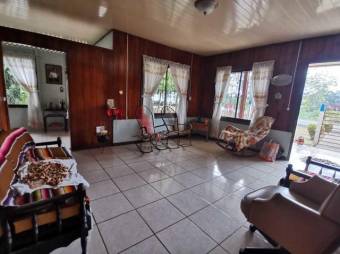 MLS--25-1079 VENTA LOTE CON CASA VENECIA SAN CARLOS