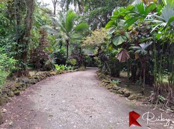 En Venta The Jungle Mansion  en Playa Negra de Puerto Viejo, Talamanca