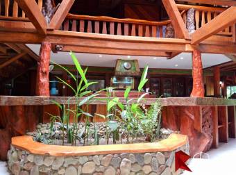 En Venta The Jungle Mansion  en Playa Negra de Puerto Viejo, Talamanca