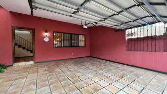 Se alquila espaciosa casa de 2 plantas en Pozos de Santa Ana 26-749