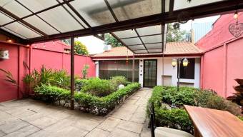 Se alquila espaciosa casa de 2 plantas en Pozos de Santa Ana 26-749