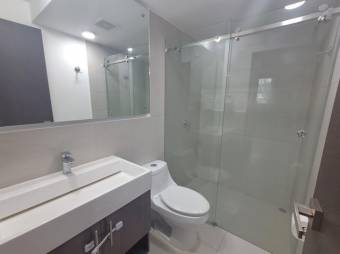 Se alquila moderno apartamento en condominio Altamira 26-404