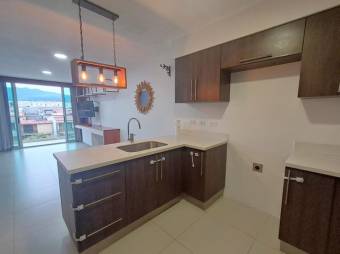 Se alquila moderno apartamento en condominio Altamira 26-404