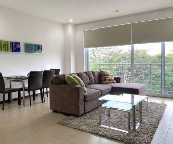 Se alquila apartamento en condominio de Guachipelín Escazú 26-755