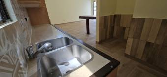 Se alquila espaciosa casa en condominio de Ciudad Colon 26-757