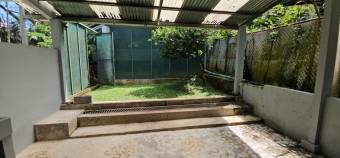 Se alquila espaciosa casa en condominio de Ciudad Colon 26-757