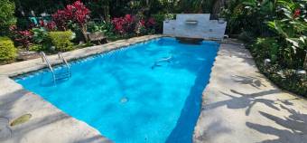 Se alquila espaciosa casa en condominio de Ciudad Colon 26-757