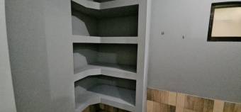 Se alquila espaciosa casa en condominio de Ciudad Colon 26-757