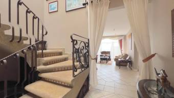 Se alquila moderna casa en condominio de San Antonio Escazú 26-760 Se alquila moderna casa en condominio de San Antonio Escazú 26-760