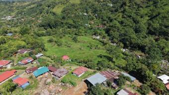 VENTA DE FINCA DE 10.9 HA FRENTE AL RIO EN VALLE DEL CHIRRIPO