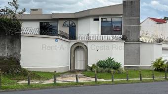 Alquiler de casa con amplio jardín y chimeneas en Granadilla #27-786 GS